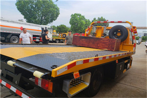 佳木斯附近拖车电话号码服务